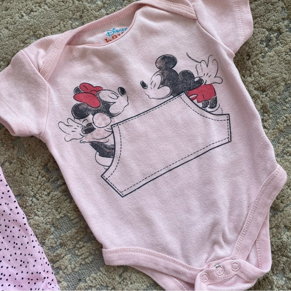 H&M/Disney/Carter’s Newborn Baby Girl Bundle of Onesies Footsie Bodysuits Pants - Picture 5 of 8